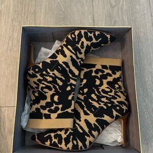Louise et Cie Knit Booties. Size 9M. Leopard Print